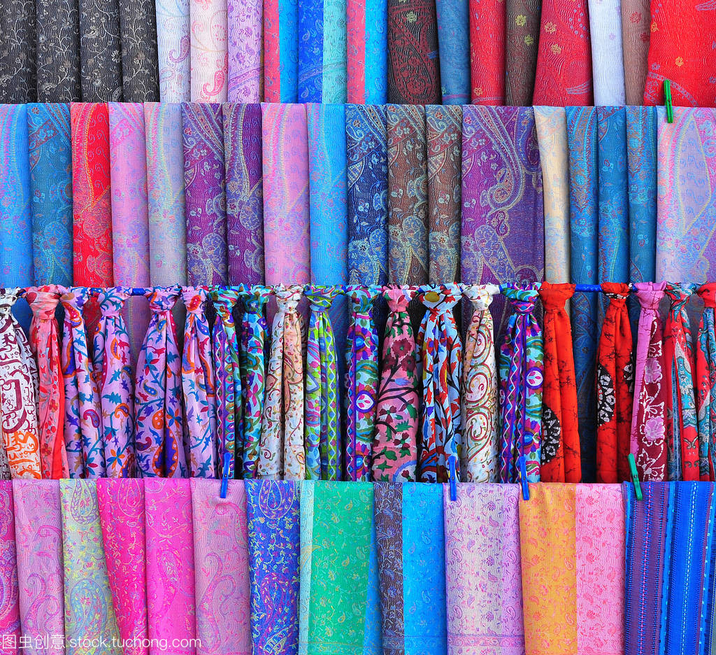 布哈拉的傳統(tǒng)烏茲別克紡織品 織造工藝與文化傳承