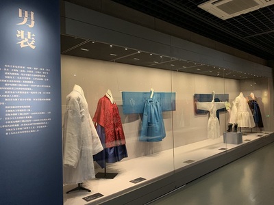 錦繡江南映韓風(fēng) 韓國(guó)傳統(tǒng)服飾展杭州啟幕，匠心織就文化交融